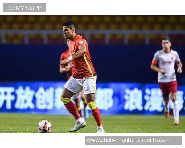 20岁中国球员邓雨婷在美国比赛中表现出色创赛季新高助球队险胜