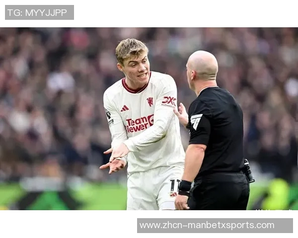 加纳乔单刀失机引发怒火捶草皮表情失落惹人关注